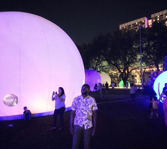 This weekend is your last chance to experience #moonGARDEN at @avenidahouston @discoverygreen. I must&rsquo;ve been on the moon instead of downtown HTX the way my shirt kept billowing. Anyways, grab a few friends and hit up this cool installation!