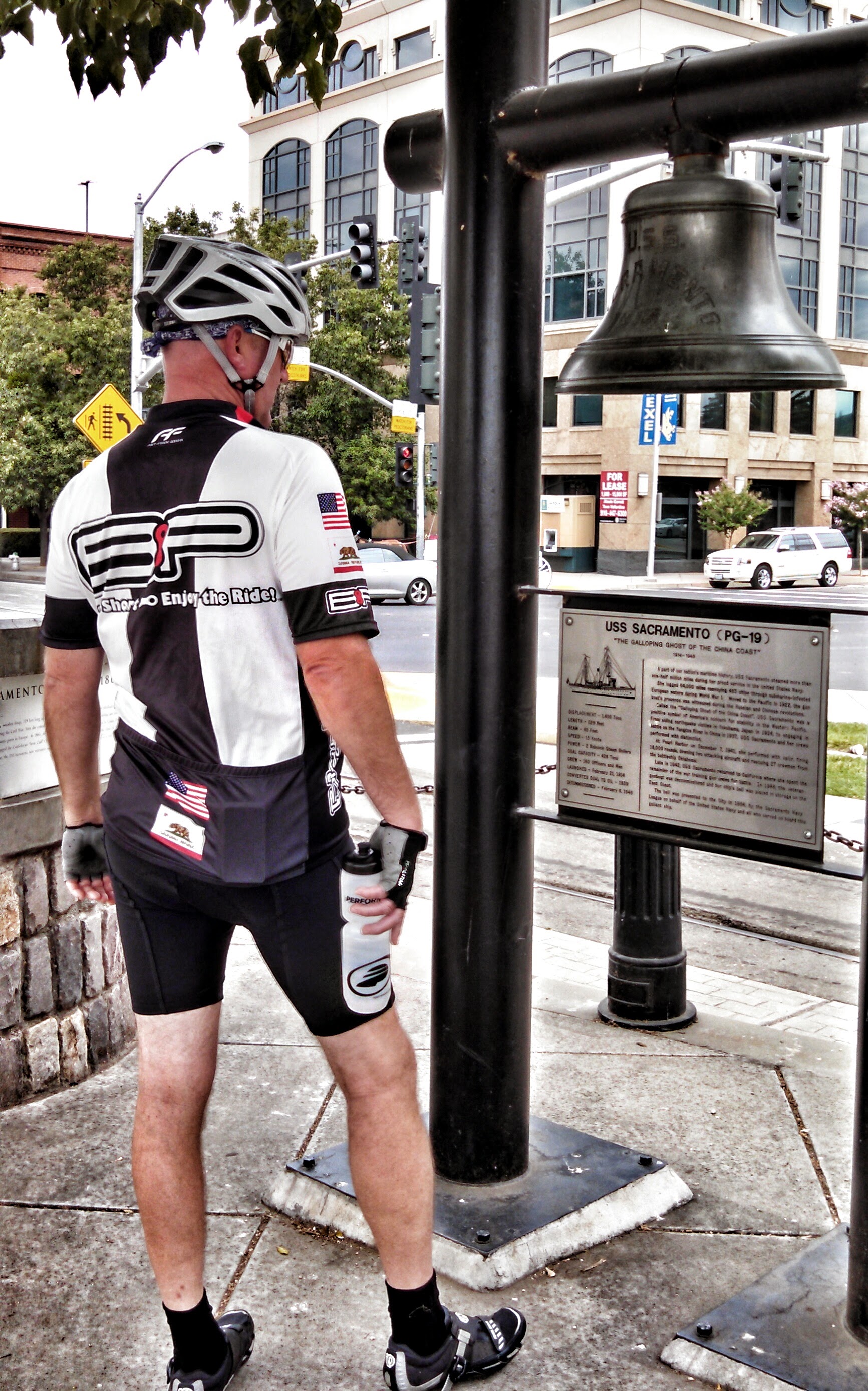 Sacramento River Trail to Old Sacramento, California. 2015. www.chibeingchi.com