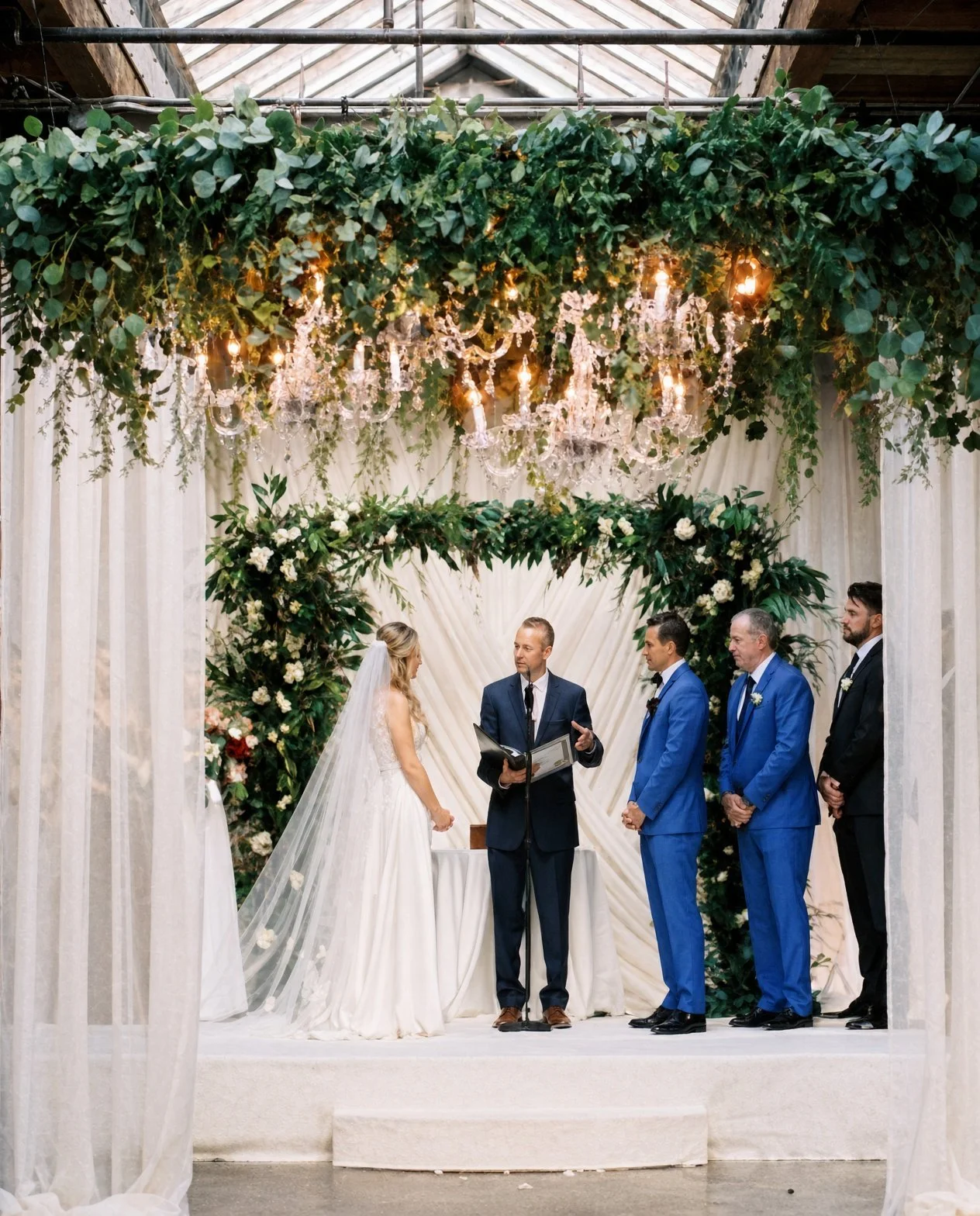 VERA ELITE GROUP JULIET TAN FLORAL DESIGN CHICAGO.JPG
