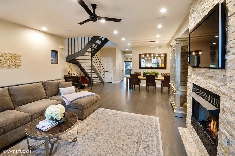  IMMACULATE Turn-Key 2-Flat in the Heart of West Town / Ukrainian Village