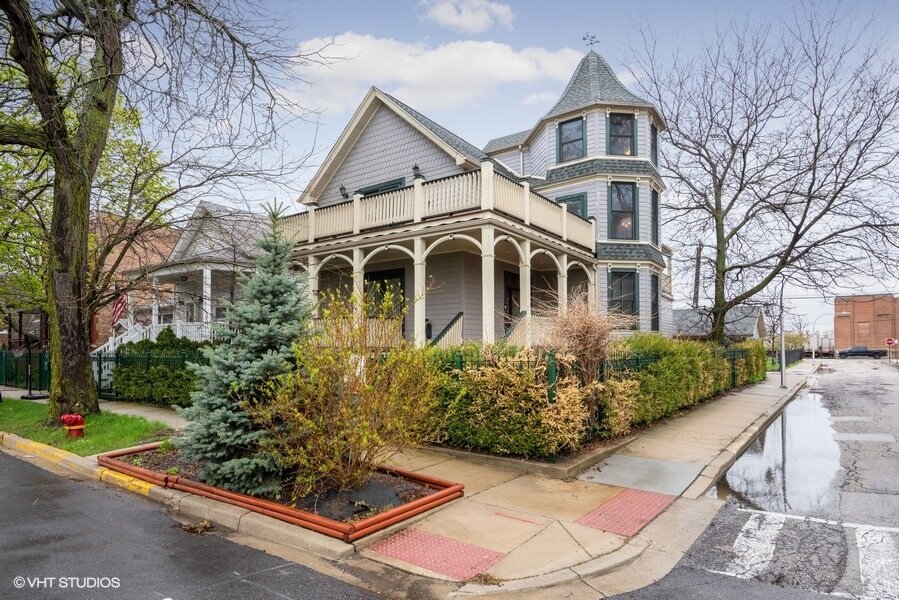 Elegant 4 Bed / 2.5 Bath Grand Victorian Home w/ Legal Garden Unit