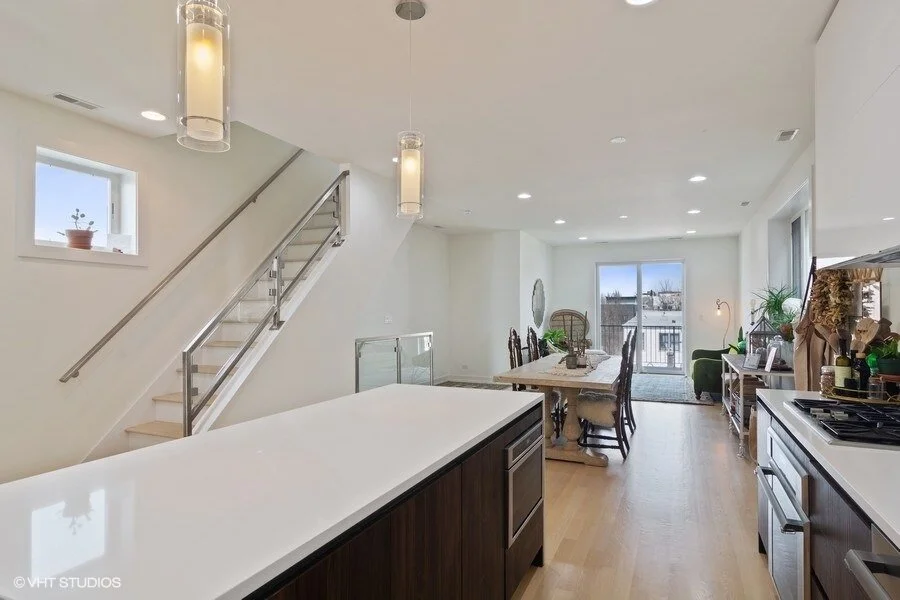 06_1534WCortezSt_Unit3_92_KitchenDiningRoom_LowRes.jpg
