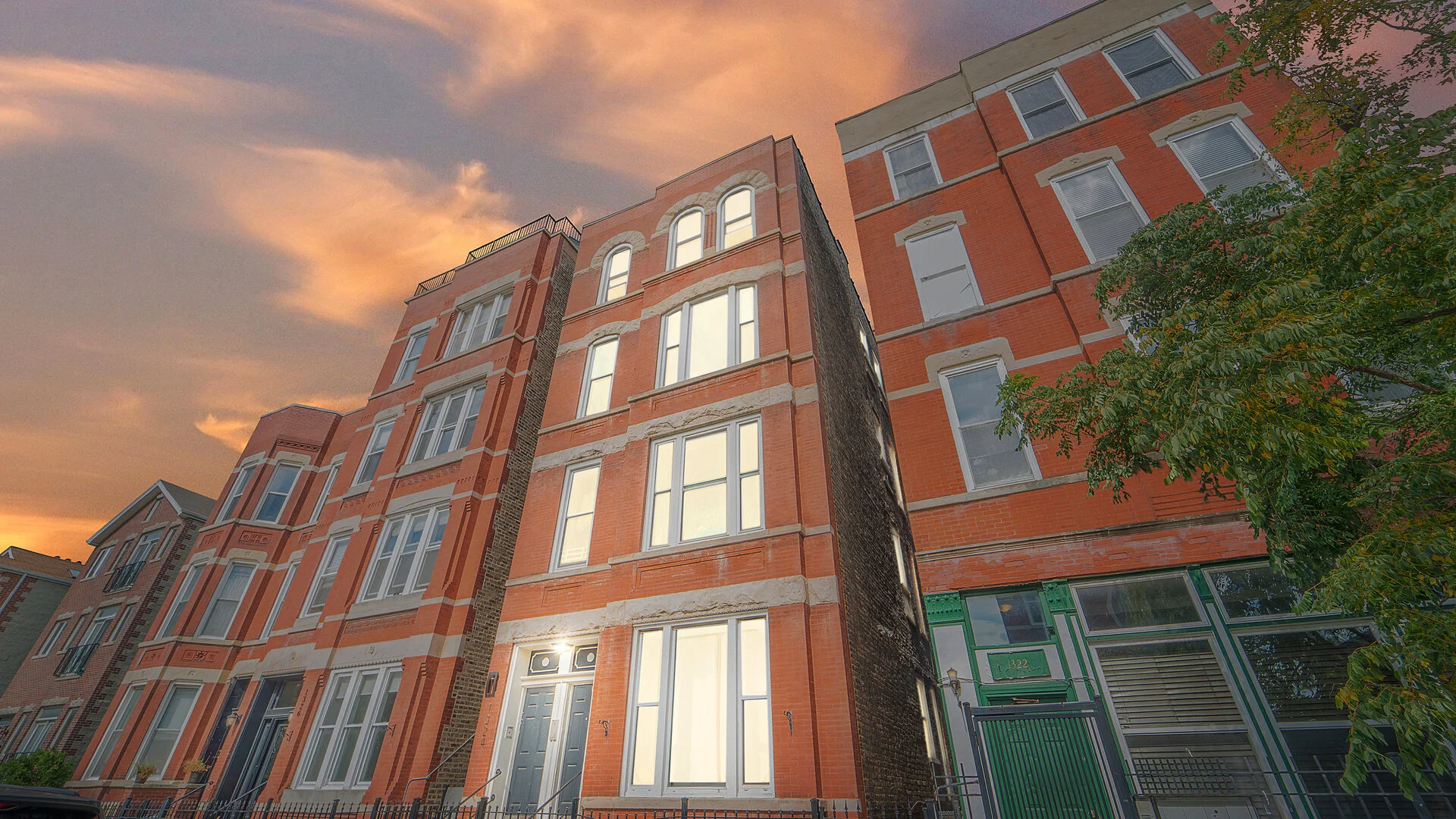 Beautiful and HIGHLY UPGRADED 1 Bed / 1 Bath Condo in West Town