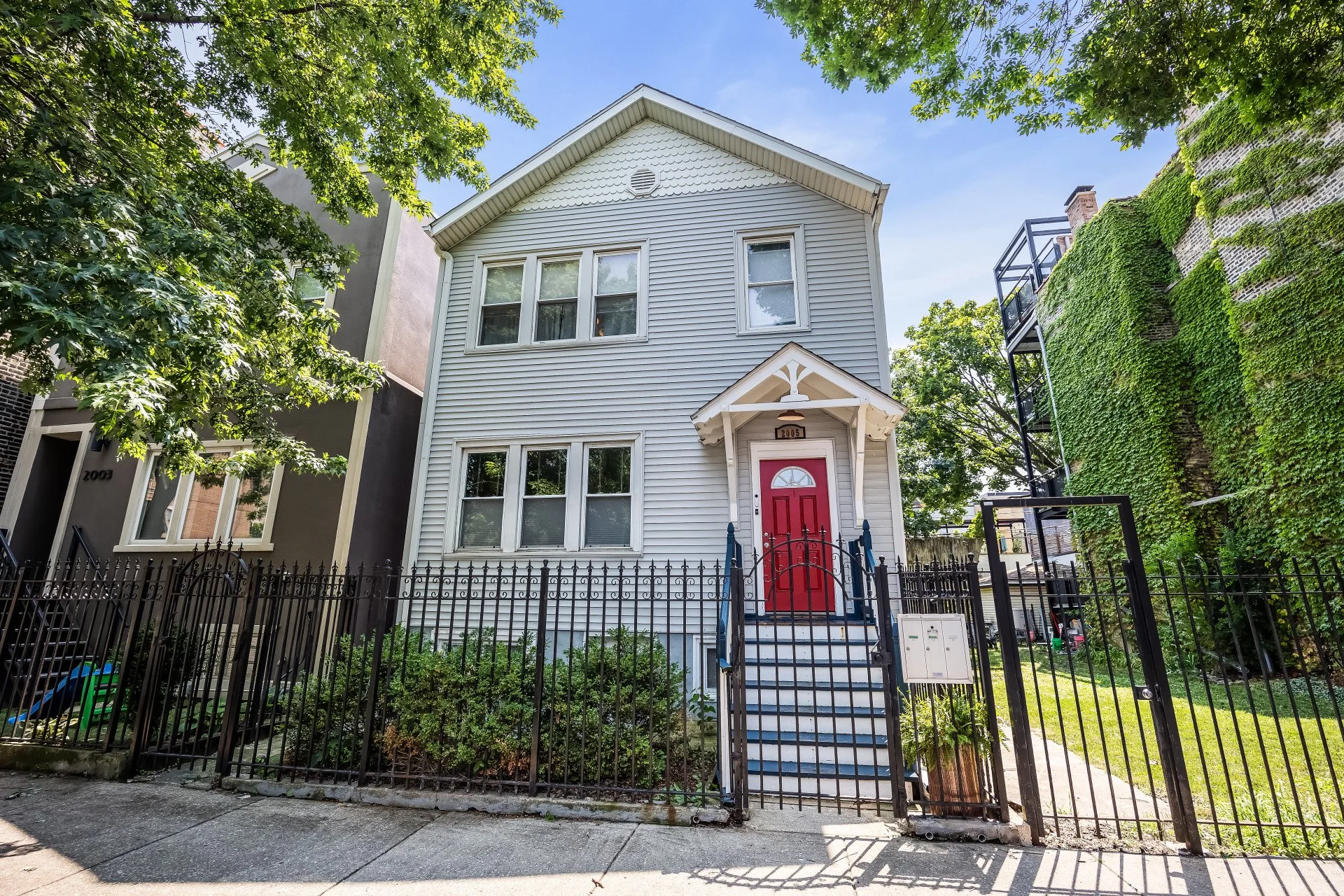 Beautifully Maintained Two-Flat in West Town