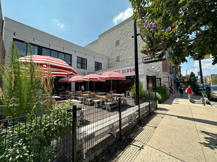 Restaurant Patio Chicago Avenue