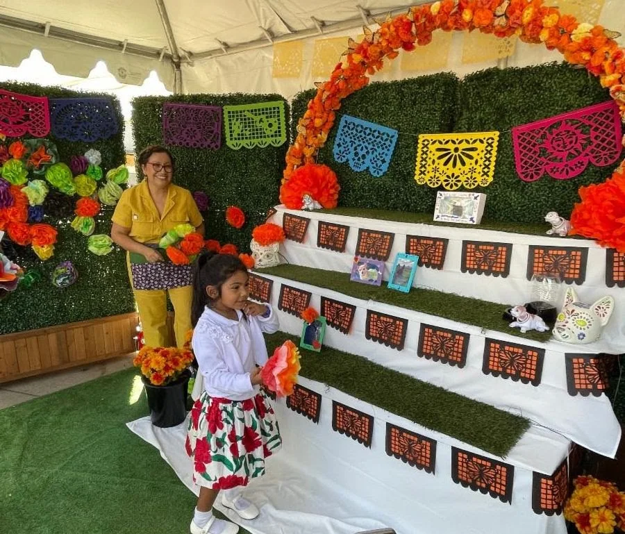 BELOVED PET OFRENDA AT THE LA ZOO