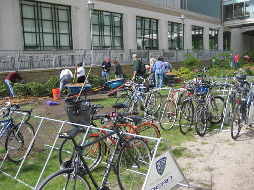 Thanks to Dero Bike Rack Co., there was plenty of bicycle parking for volunteers.
