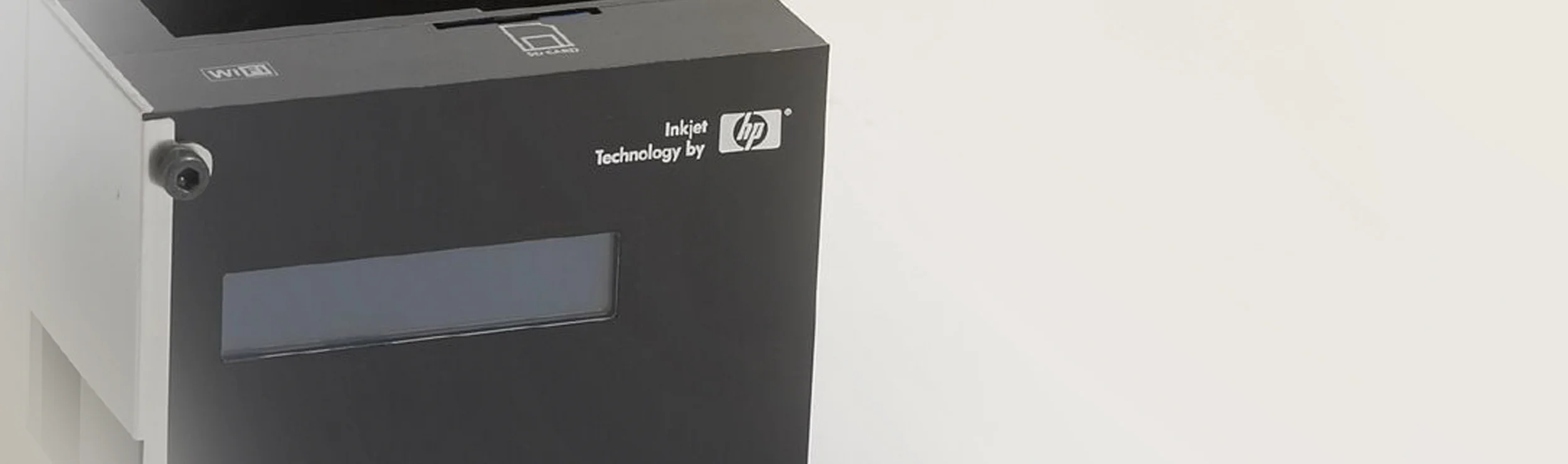 SMART-JET COMPACT PRINTERS For porous and non-porous surfaces. Can print bar codes, QR codes and logos. Easy to use and controlled remotely with a PC, android and iOS phones and tablets. PDF