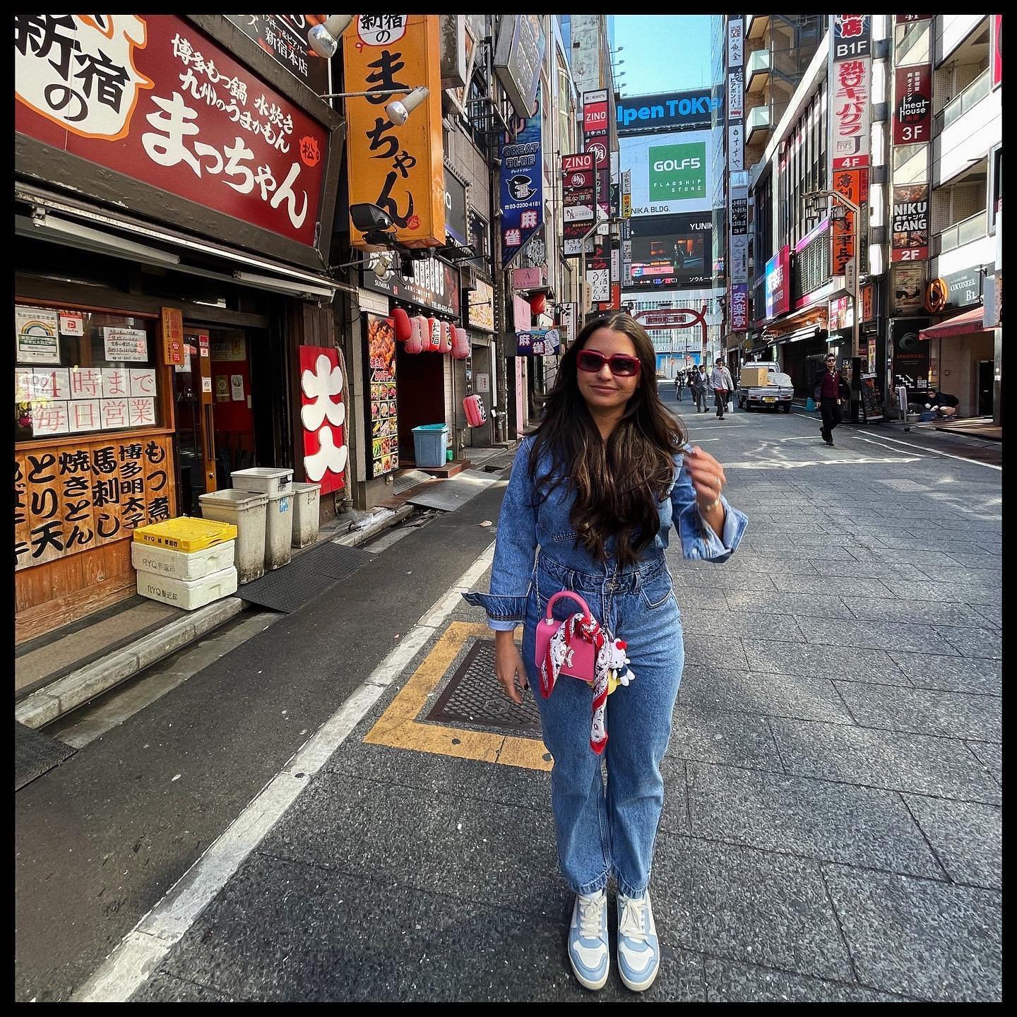 新宿 技 &bull; shinjuku girl