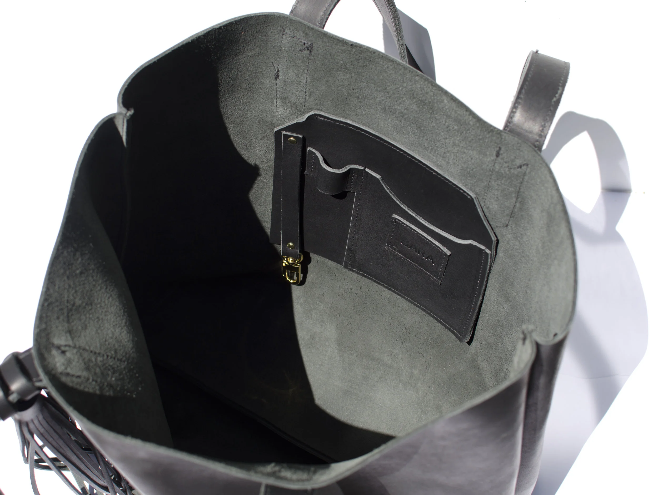 BARA Everyday Tote in Black - Interior