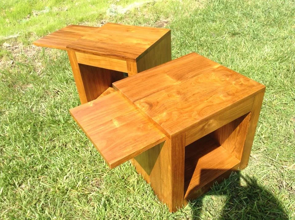 William sidetable2(1).jpg