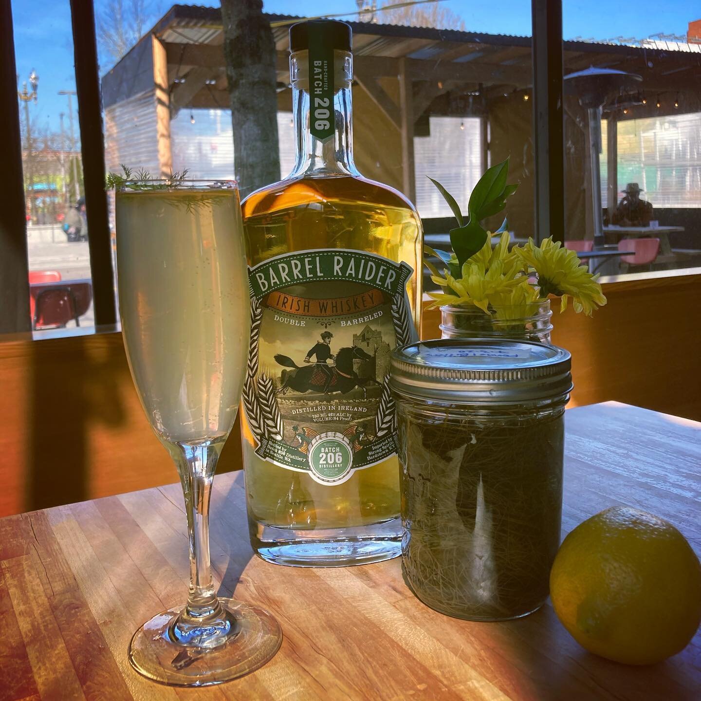 Happy St. Paddy&rsquo;s Day gang!! ☘️☘️ To celebrate we have a fun Irish twist on a popular classic!
An IRISH 75 !☘️ 
Barrel Raider Irish Whiskey, lemon &amp; handmade fennel bitters topped with bubbles!
Come get one while they last! 💚
#vanwa #vanco