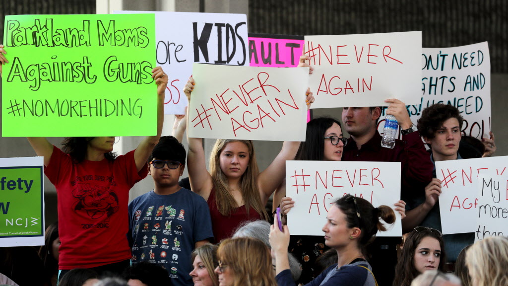 US_NEWS_FLA-SCHOOLSHOOTING-RALLY_3_FL_48365544.jpg