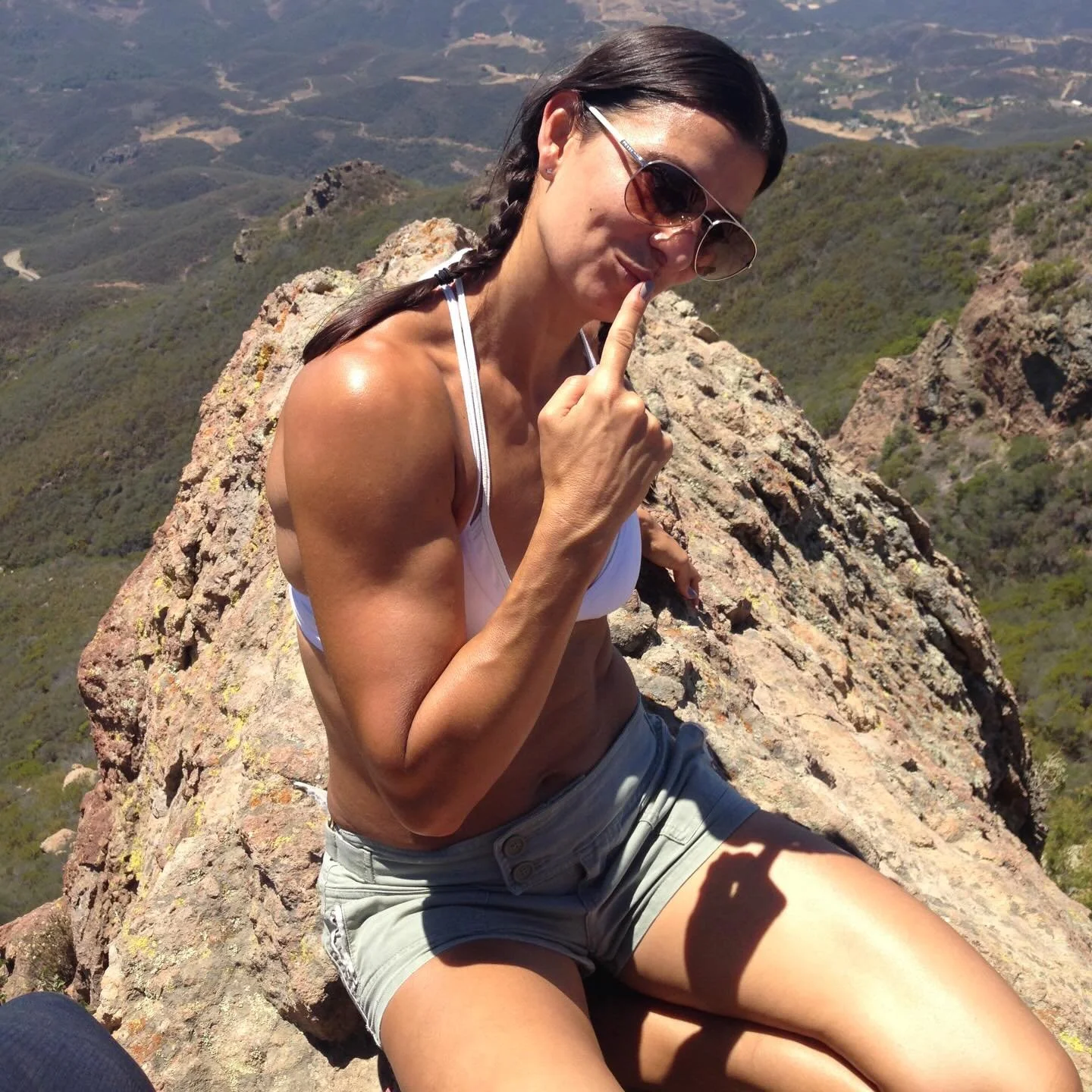 💪🏽LADY💪🏽
&bull;
I grew up a tom-boy. (What does that even mean?) I remember thinking, between track practice and dance session, that &rdquo;I wish I was more &rdquo;girly&rdquo;. I had no hips and skinny sprint legs. Nevertheless, there was that 