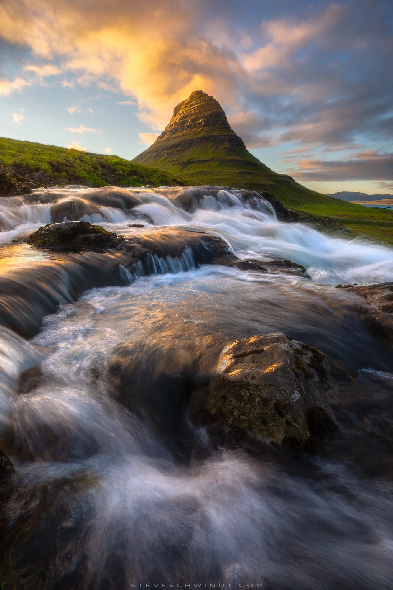 Kirkjufell1-2000.jpg