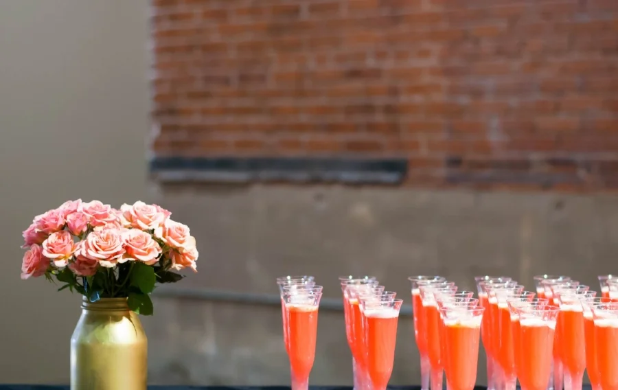 Mocktails and cake with a gluten-free option