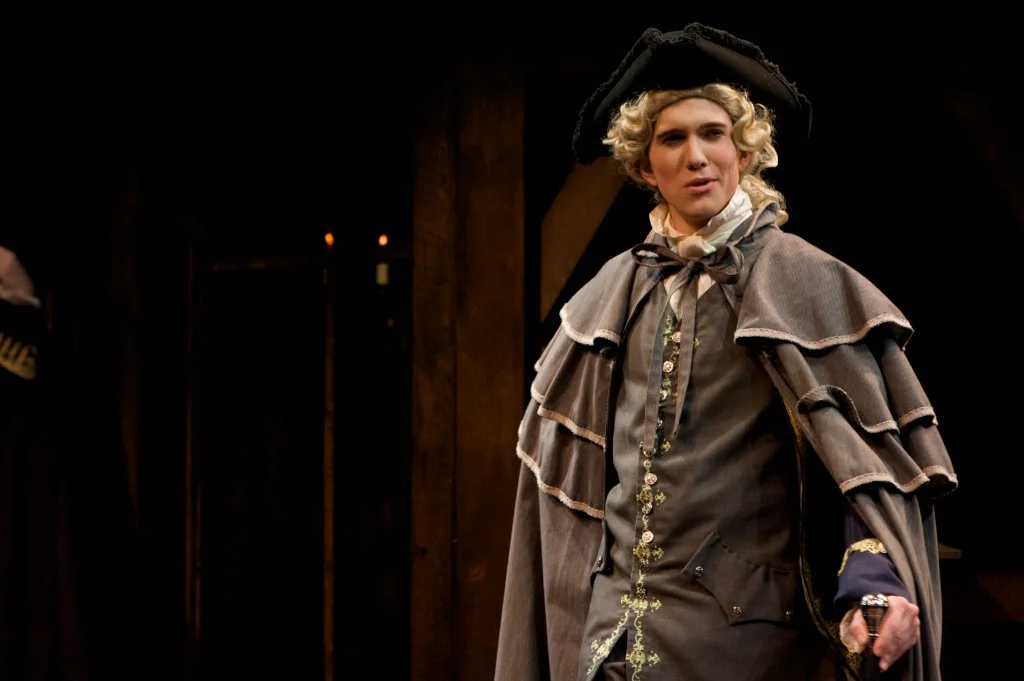 She Stoops to Conquer