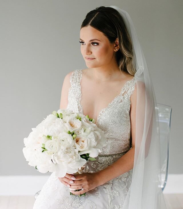 Our gorgeous bride Francine 😍✨
⠀
Makeup by Camesha &amp; Hair by Nicole of @lavish.flair 
Photography @mangostudios⁠⠀
⁠⠀
⁠⠀
⁠⠀
⁠⠀
⁠⠀
#makeup #hair #bride #bridal #bridalmakeup #bridalhair #weddingmakeup #weddinghair #bridesmaids #weddinginspo #brida