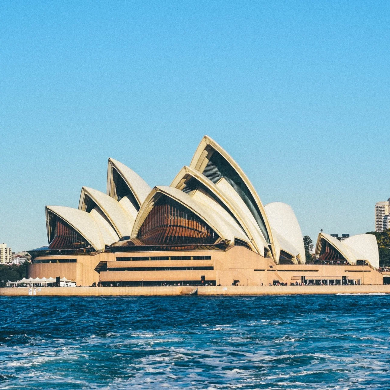 COMEDY SALE AUSTRALIA: 2012 Comedy Sale Australia saw Sanderson travel Down Under to take the hand sold show to Adelaide Town Hall, The National Theatre in Melbourne and, eventually, the Sydney Opera House. The show also established itself for a 4 month residency in Melbourne.