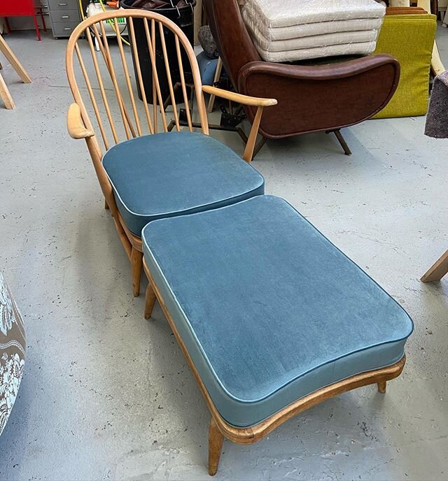 Ercol for miles....new blue velvet cushions for this classic #ercol #upholstery #upholsterer #leyton #hackney #velvet #interiors