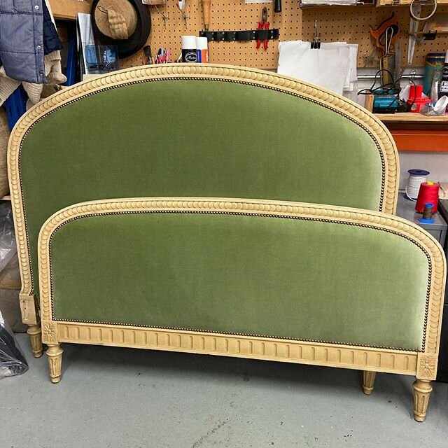 First job of the year waiting to go home. These lovely traditional headboards have their original hair stuffing and have been newly covered in sage green velvet from @thehackneydraper with decorative nails all done one by one, no strips here! #headbo