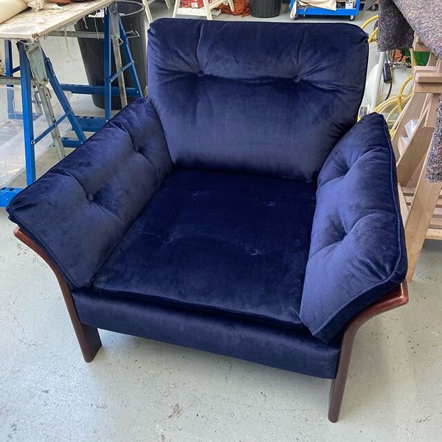 This was the last thing to leave of my workshop for a while. It is my client&rsquo;s grandad&rsquo;s chair, and she wanted to re-create the original cushions, which I copied from an old photo. Always lovely to see chairs back in their homes; this tim