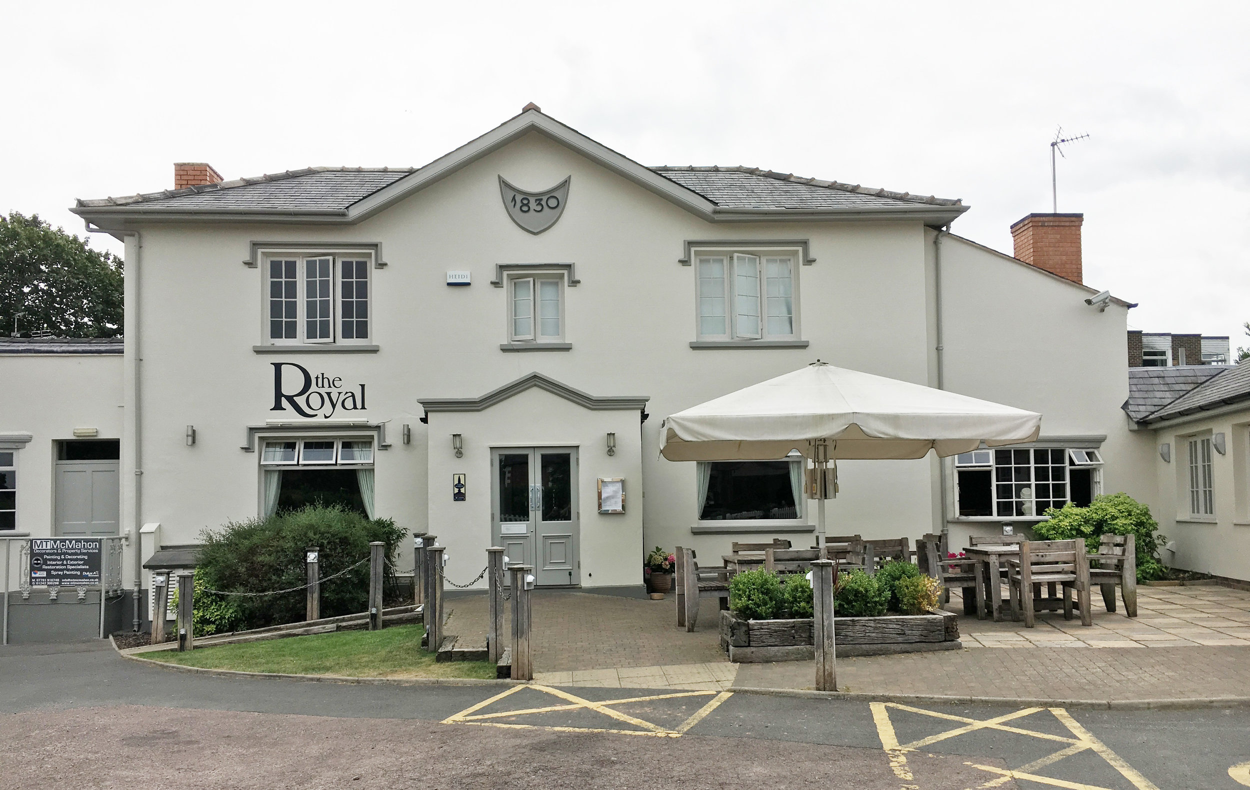 The Royal: Pub exterior finish