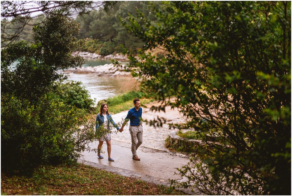 02 poroka porocni fotograf fotografiranje zaroka morje obala predporocno fotografiranje mali losinj (17).jpg