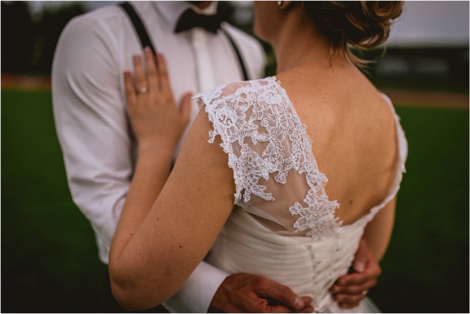 04 rustic barn wedding slovenia kozolec dezela kozolcev poroka zunaj novo mesto sentrupert prepih dolenjska slovenija (13).jpg