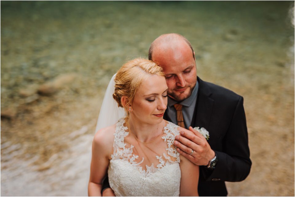 poroka gorenjska wedding slovenia photographer destionation kranj kamnik kamniska bistrica repnik penzion fotografiranje fotograf sanjska obleka 0036.jpg