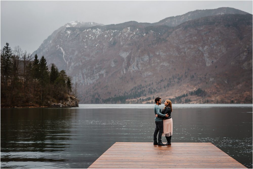 lake bohinj engagement photographer slovenia zaroka bohinjsko jezero fotografiranje bohinj slovenija naravno timeless 0003.jpg