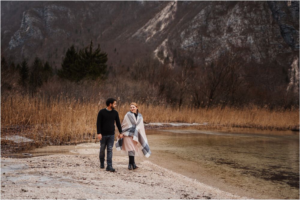 lake bohinj engagement photographer slovenia zaroka bohinjsko jezero fotografiranje bohinj slovenija naravno timeless 0026.jpg