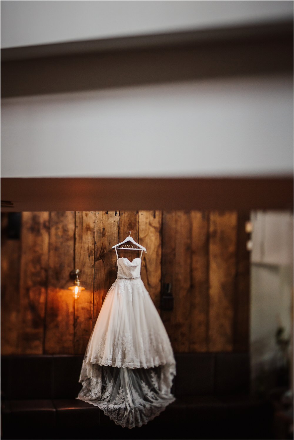 zicka kartuzija poroka porocni fotograf fotografija luka in ben loce elegantna poroka slovenski porocni fotograf  0002.jpg