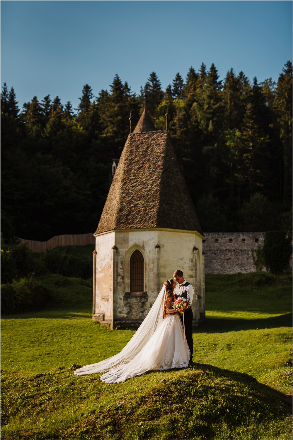 zicka kartuzija poroka porocni fotograf fotografija luka in ben loce elegantna poroka slovenski porocni fotograf  0080.jpg