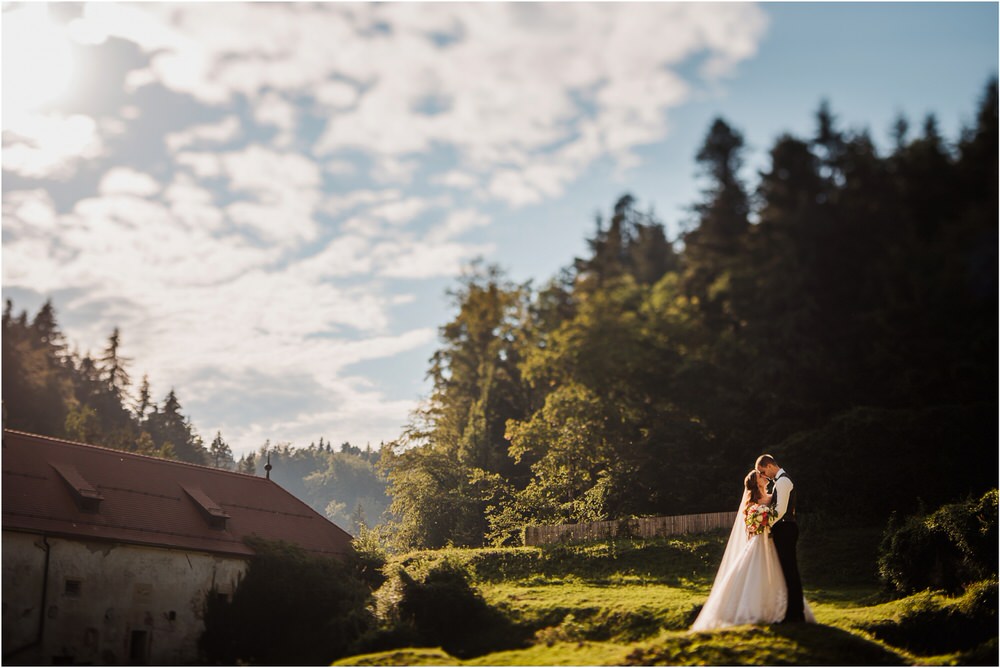 zicka kartuzija poroka porocni fotograf fotografija luka in ben loce elegantna poroka slovenski porocni fotograf  0082.jpg