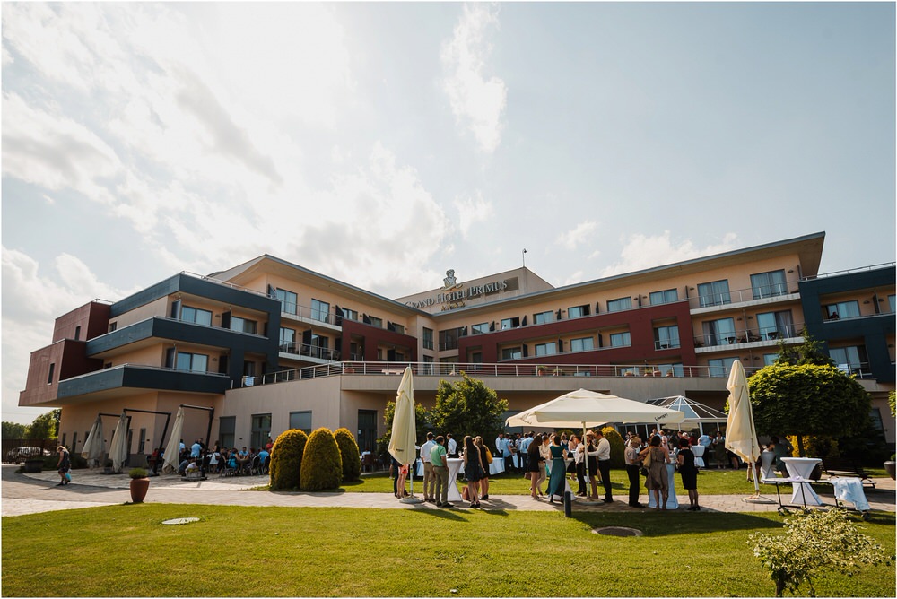 poroka ptuj romantična boho envy room terme nika grega porocni fotograf naravno nasmejano 0020.jpg