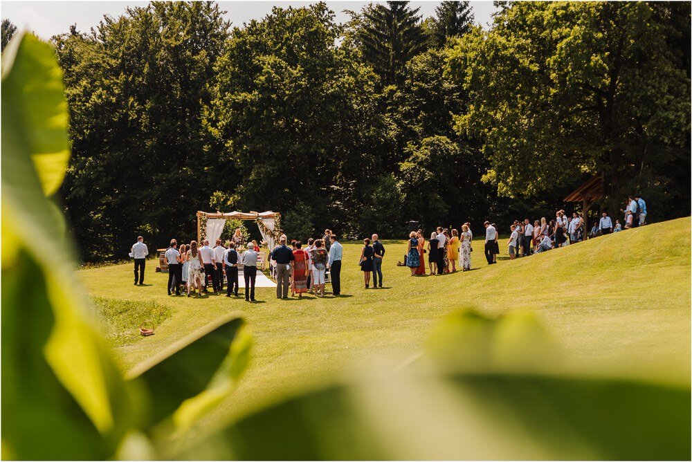 elegantna poroka fotograf fotografiranje naravno romanticno sprosceno pristno porocni obala primorska kras bled poroka 0051.jpg