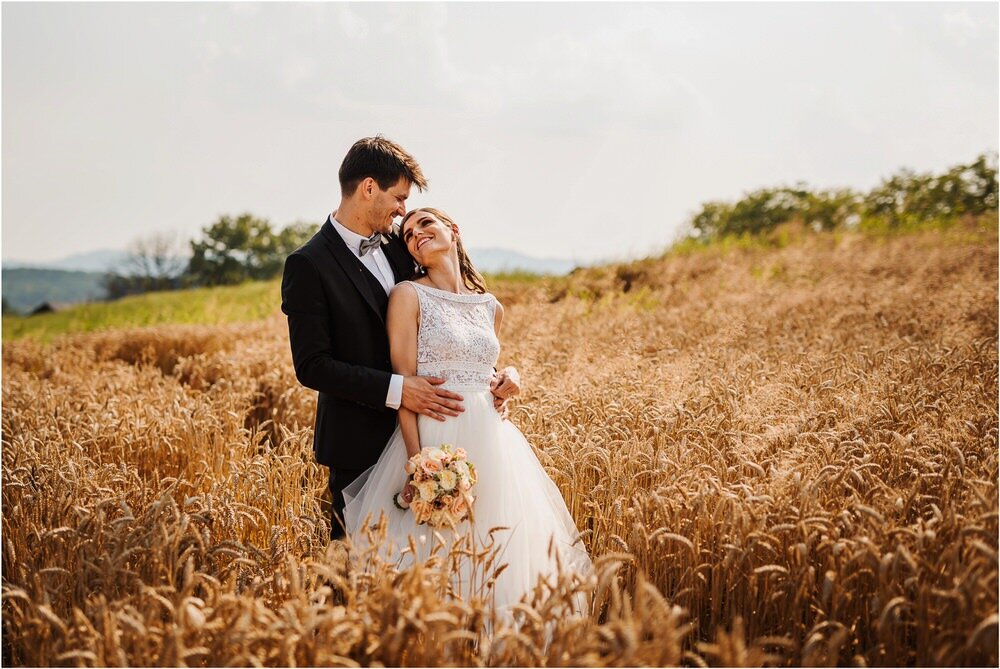 elegantna poroka fotograf fotografiranje naravno romanticno sprosceno pristno porocni obala primorska kras bled poroka 0088.jpg