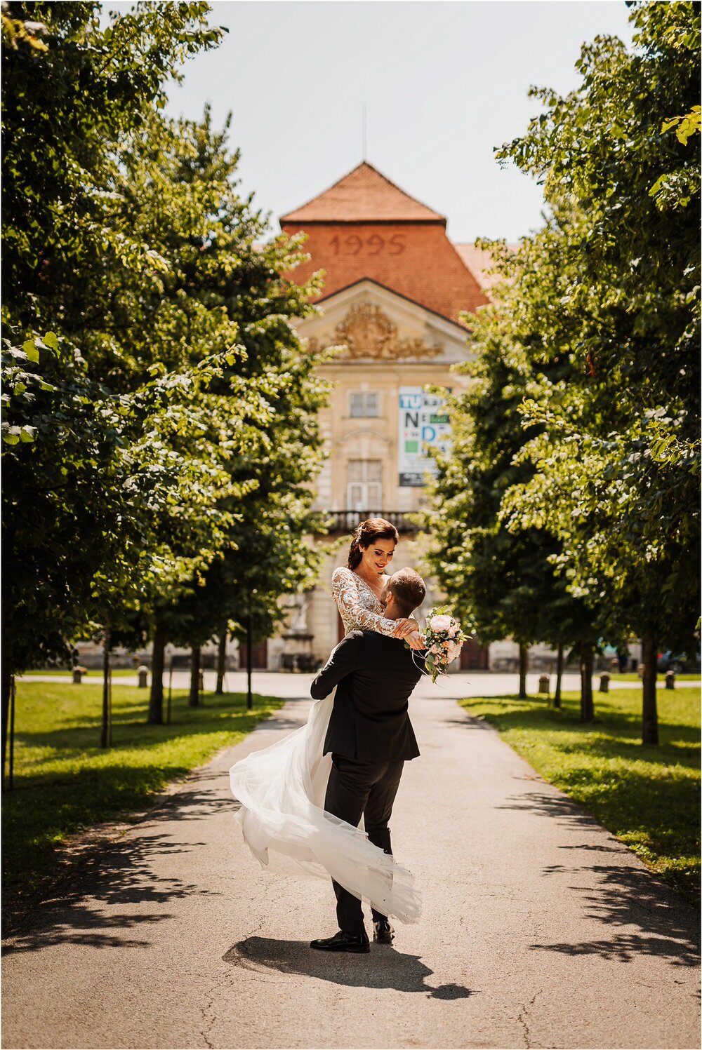 best of wedding photography 2019 photographer italy ireland tuscany santorini greece spain barcelona lake como chateux scotland destination wedding 0059.jpg