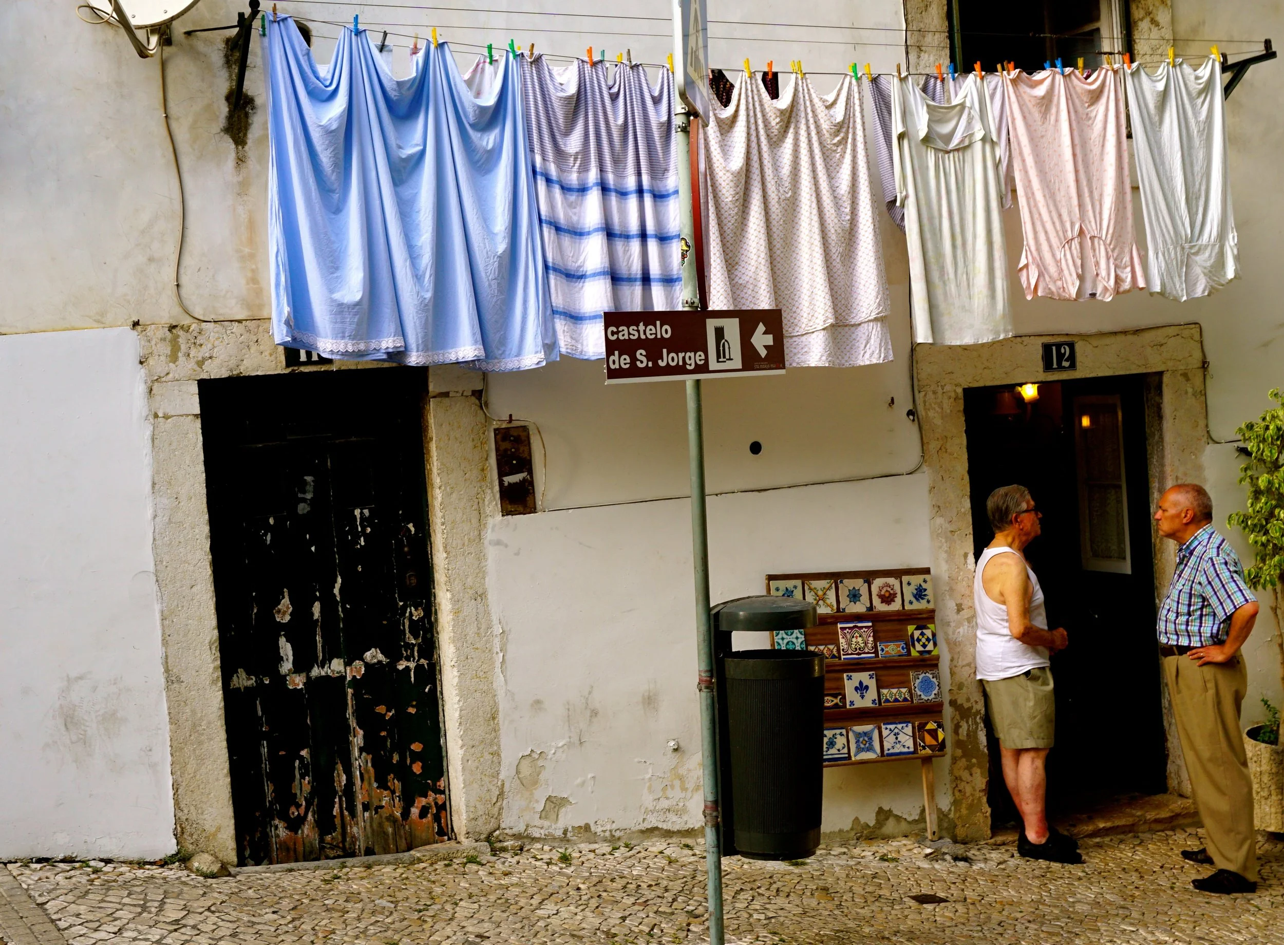 Der Stadtteil Alfama - viele kleine Straßen, viel echtes Leben. 