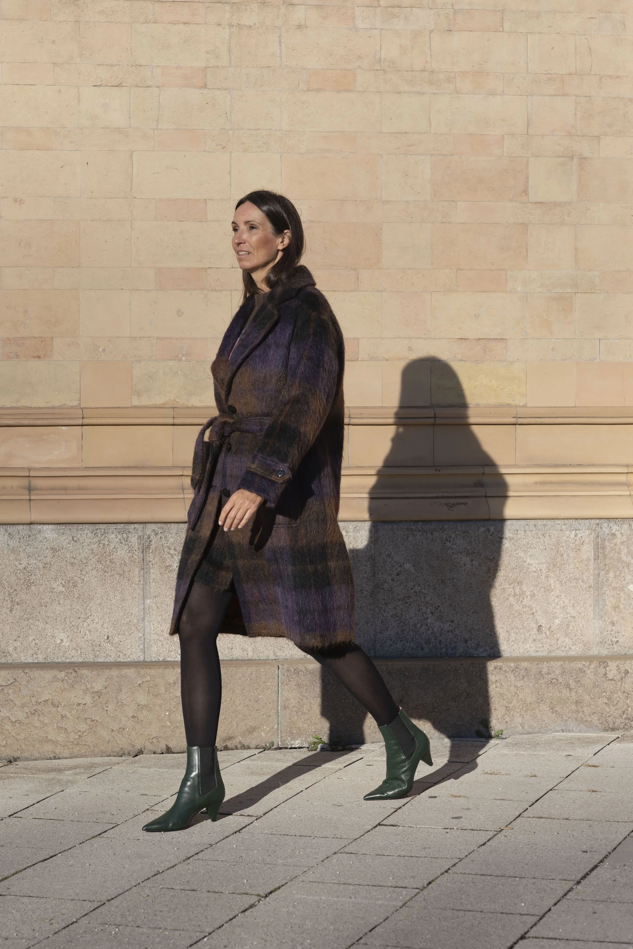 Item M6 Kompressionsstrumpf Die schönsten Winterlooks für Frauen über 40 und über 50 BeFifty Blog für Frauen über 40 und über 50 Beate Finken Item m6 Tights Soft Touch Rock Lala Berlin Mantel JANNE Rock tragen im Winter