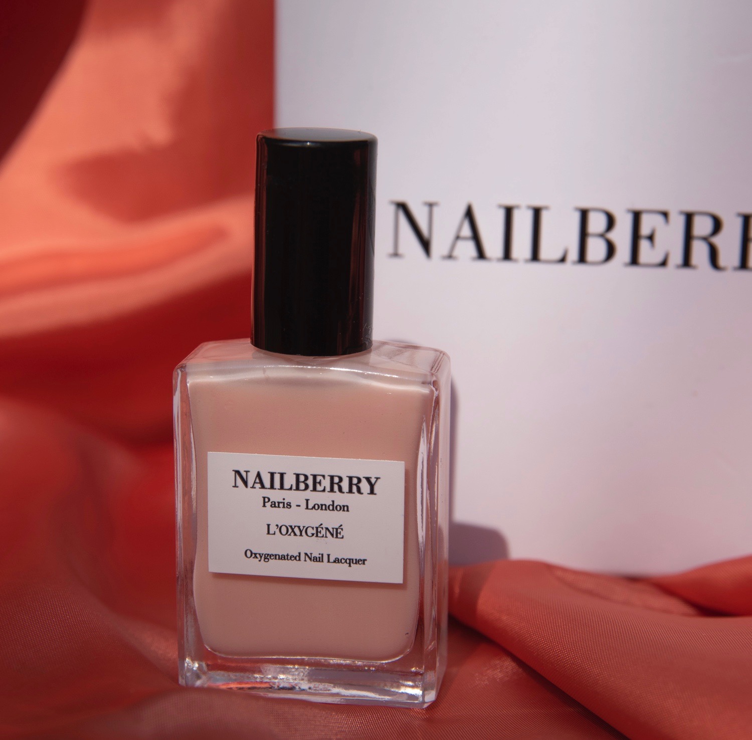 Nailberry Lack A TOUCH OF POWDER BeFifty Blog für Frauen über 40 und ab 50 Beate Finken Test Nagellack