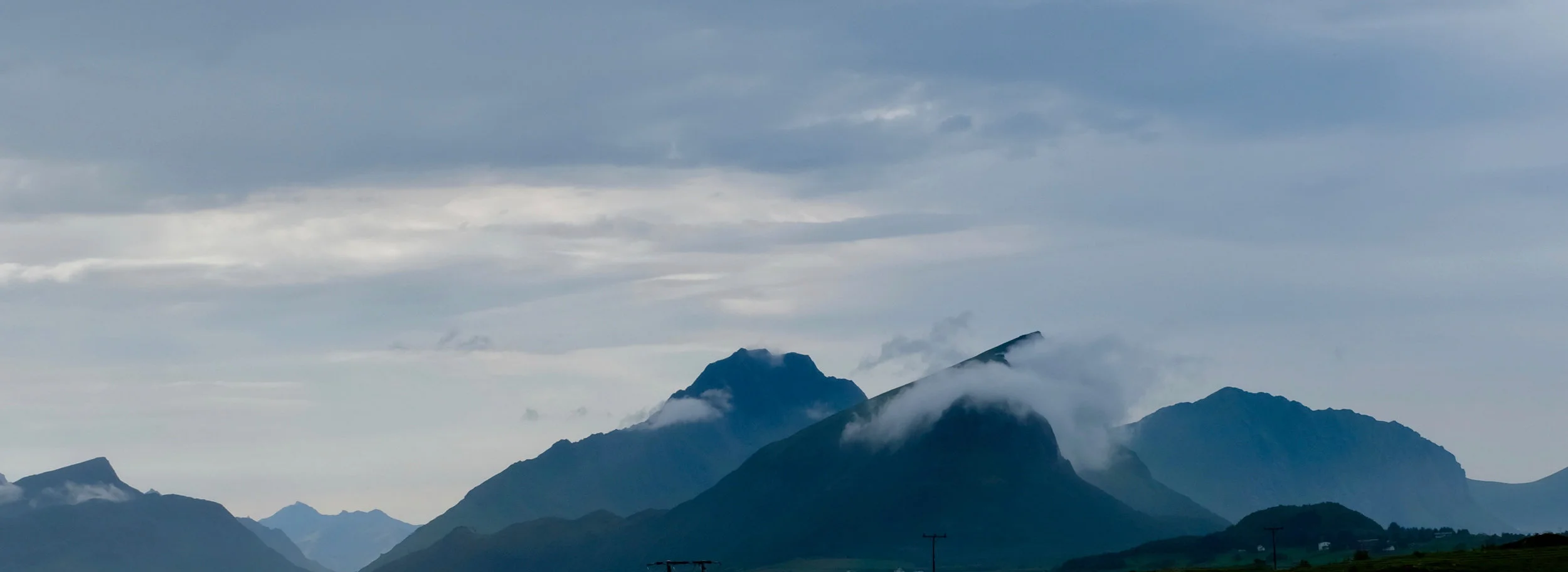 Lofoten Norwegen Reisetipps und konkrete Infos zu der Inselgruppe. Beate Finken Bloggerin bei BeFifty. Die schönsten Plätze in Norwegen / Lofoten. Hattvika Lodge Ballstad Unstad Surfen auf den Lofoten