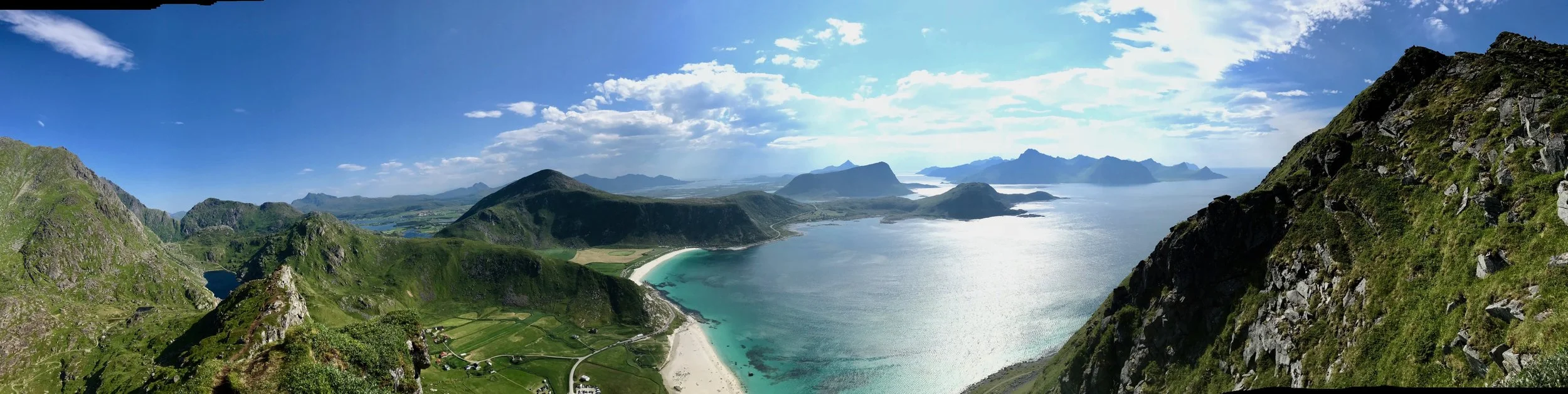 Lofoten Norwegen Reisetipps und konkrete Infos zu der Inselgruppe. Beate Finken Bloggerin bei BeFifty. Die schönsten Plätze in Norwegen / Lofoten Wanderung Himmeltinden