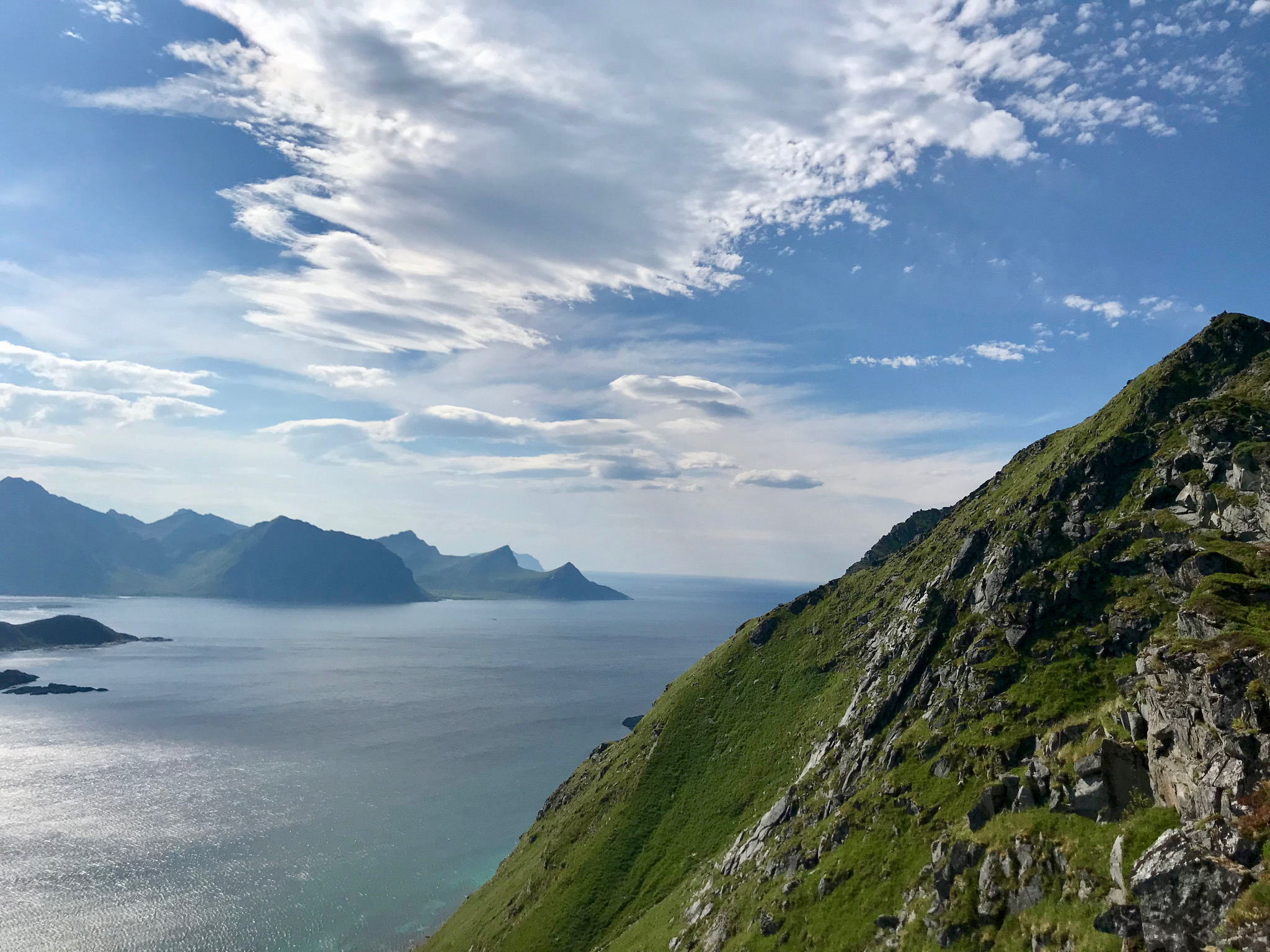 Lofoten Norwegen Reisetipps und konkrete Infos zu der Inselgruppe. Beate Finken Bloggerin bei BeFifty. Die schönsten Plätze in Norwegen / Lofoten Wanderung Himmeltinden
