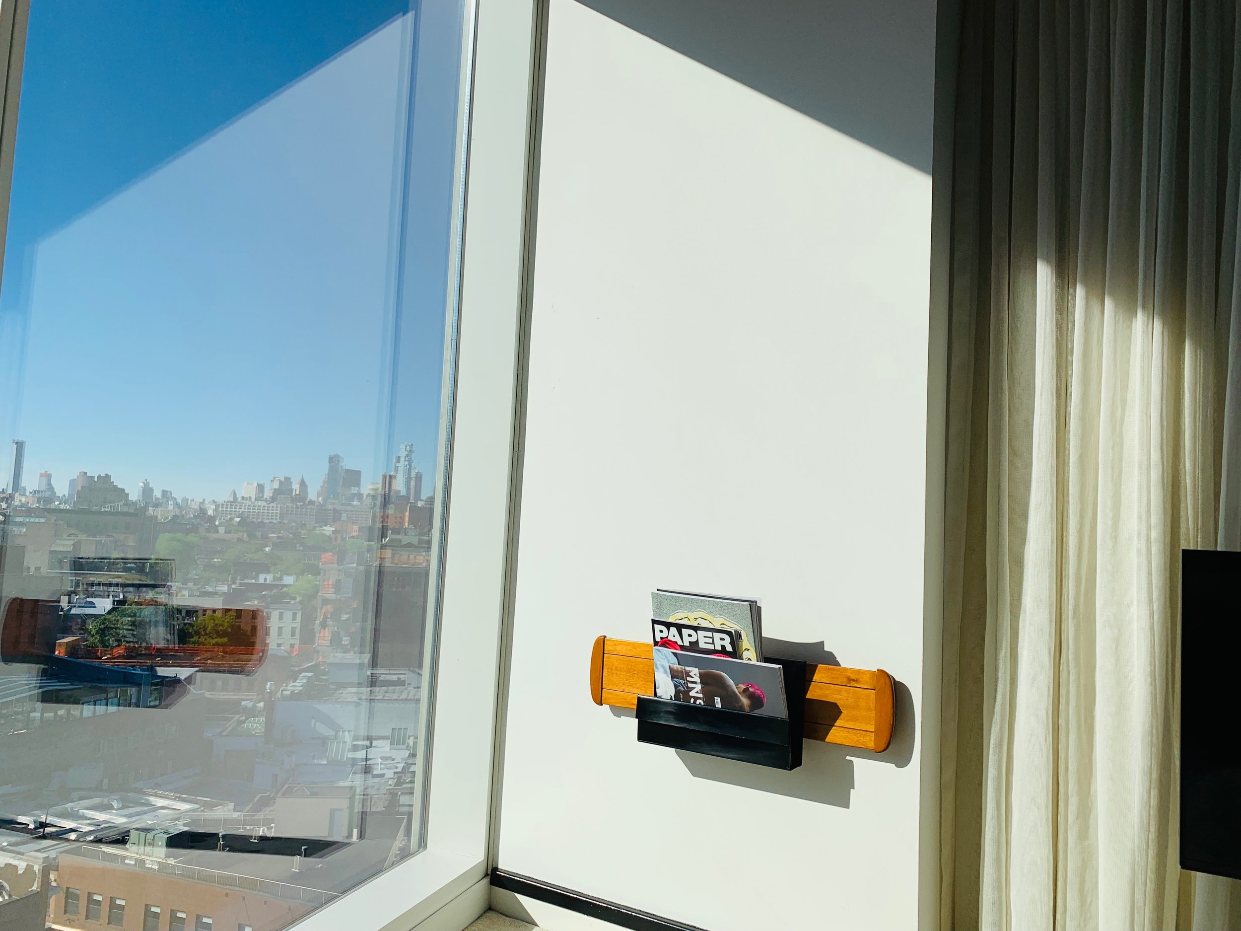 Hotel Tipp New York Tipps für Manhattan Wo schläft man am besten in New York City? Reisetipps einer Bloggerin. Beate Finken Blog BeFifty Tipps für Frauen über 40 und ab 50. The Standard Hotel New York. Highline Park.