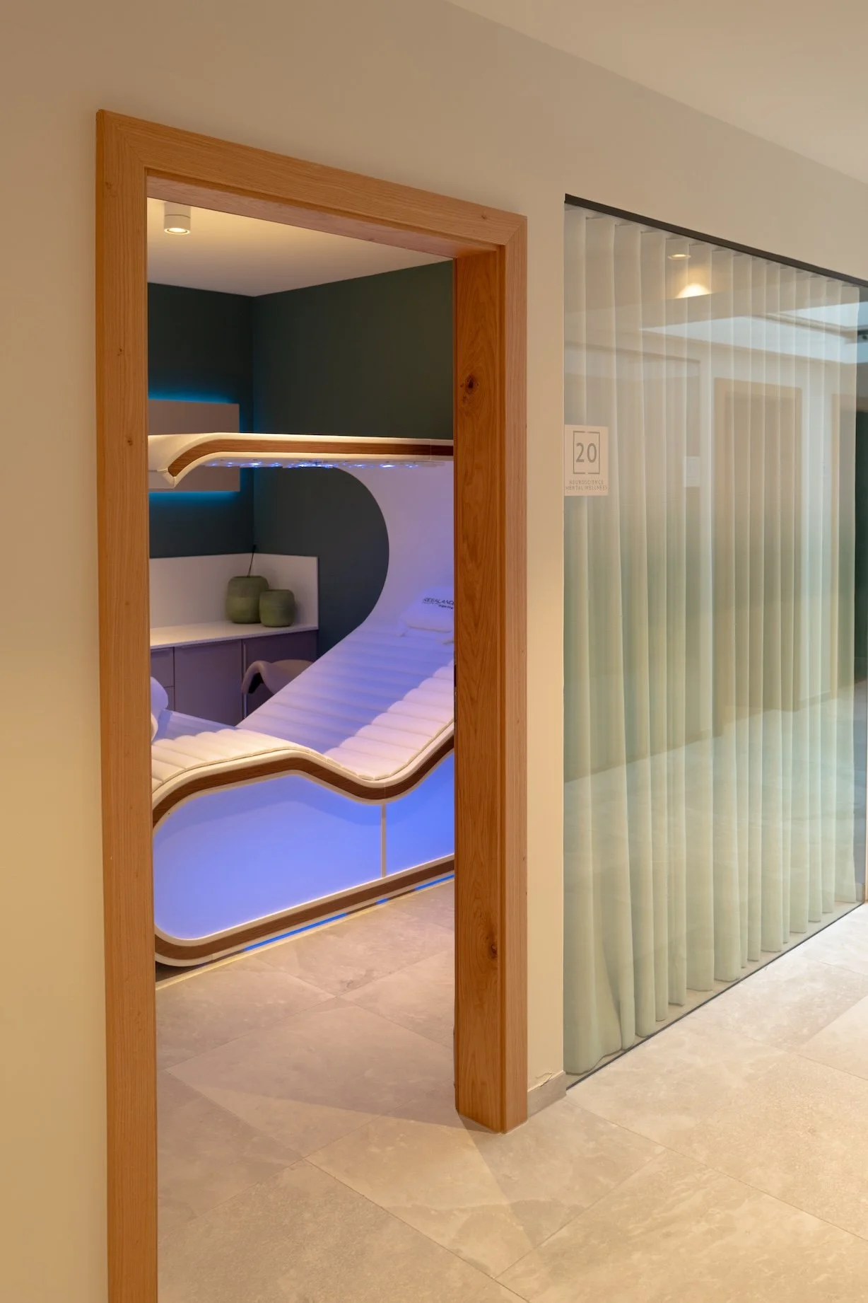 Ein maßgeschneidertes Programm mit personalisierten Behandlungsplänen und Hightech Touchless Treatments 