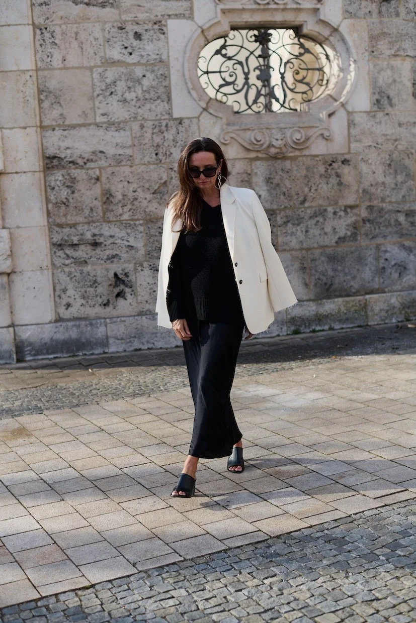 Slip Dress Outfit, Quiet Luxury Look, minimalistisch-elegant