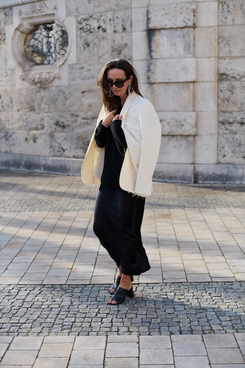 Slip Dress Outfit, Quiet Luxury Look, minimalistisch-elegant