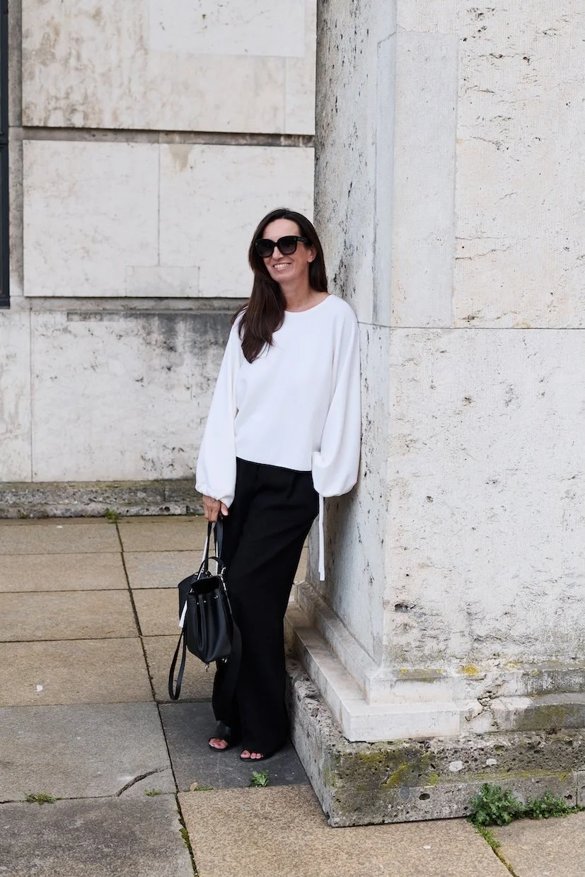 Minimalist Outfit, Business Look Damen, Schwarz-Weiß Styling